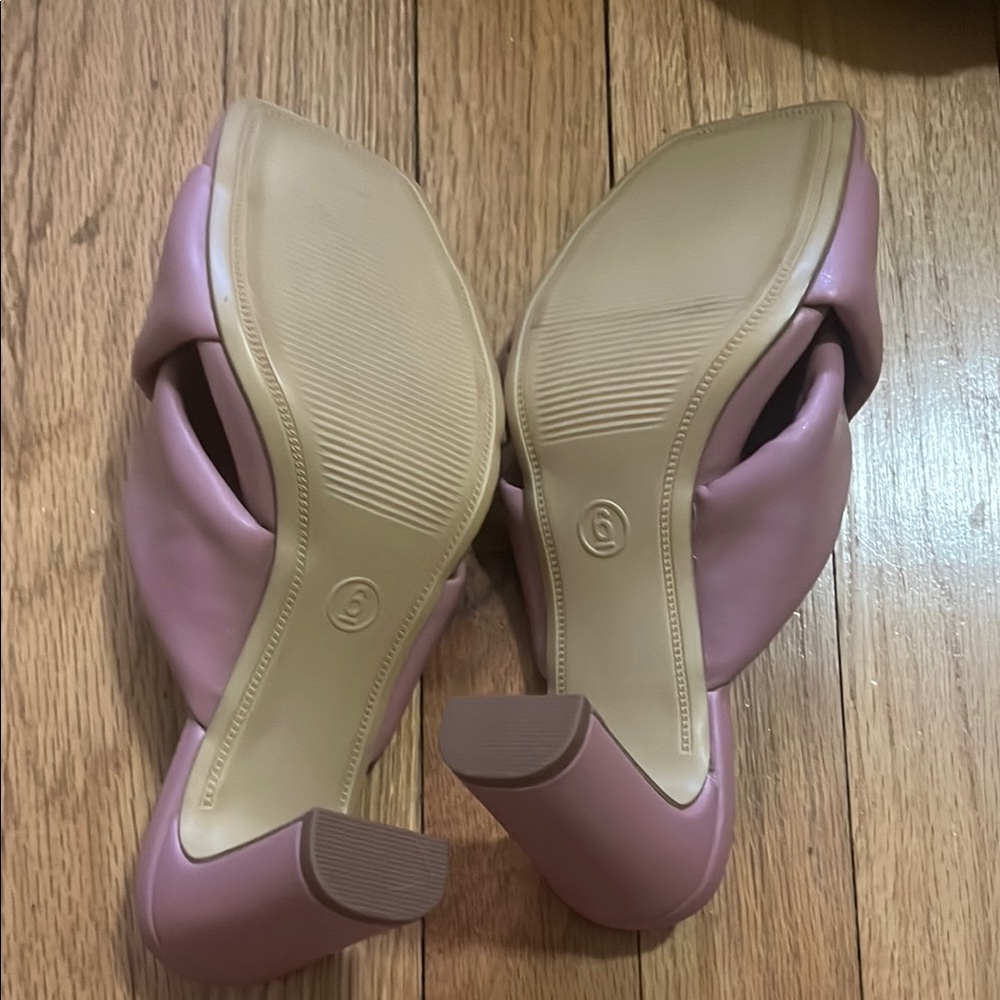 Sandals - Picture 3 of 4